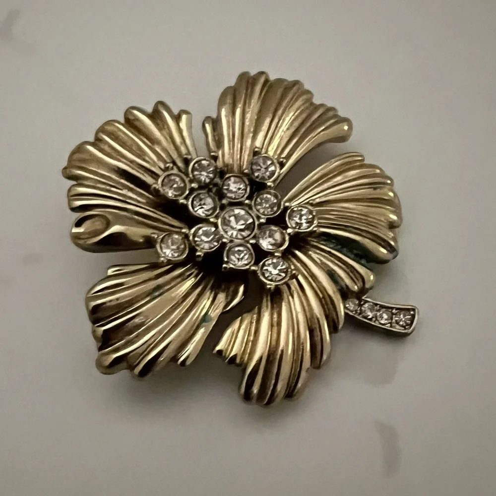 Vintage Gold Rhinestone Flower Brooch Pin